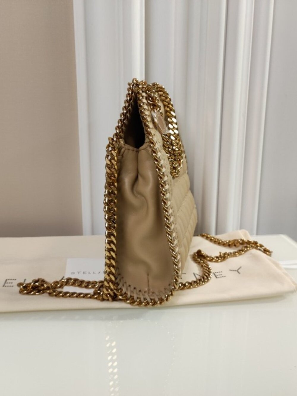 Stella McCartney Elegant Quilted Chain Bag - Picture 3 of 6